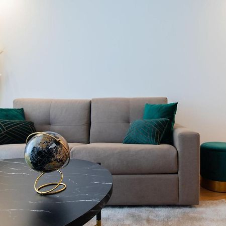 Stunning Apartment W/ Free Parking By Lovelystay 포르투 외부 사진