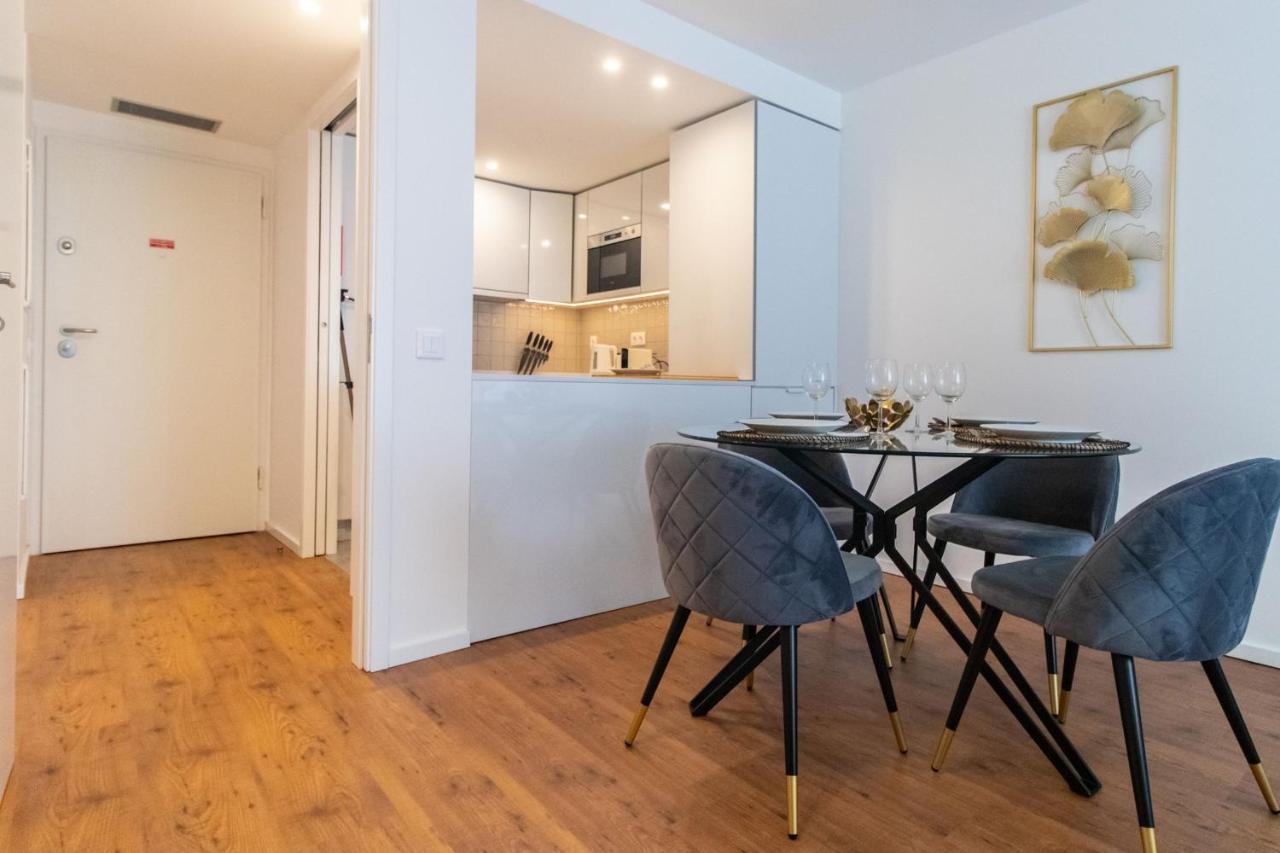Stunning Apartment W/ Free Parking By Lovelystay 포르투 외부 사진